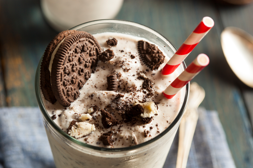 chocolate cookie keto milkshake