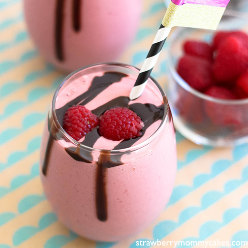 chocolate raspberry cheesecake keto smoothie