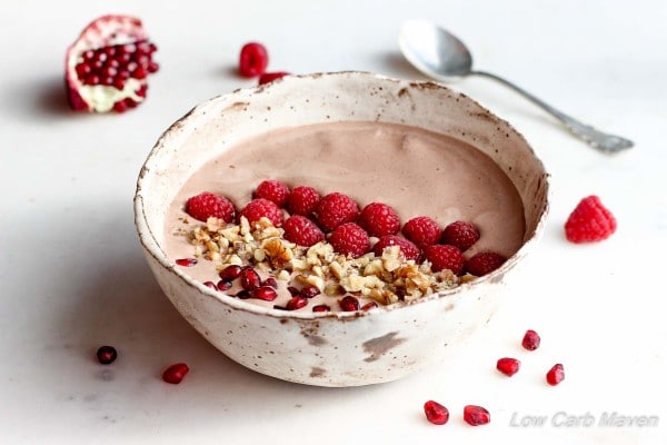 low carb chocolate smoothie bowl