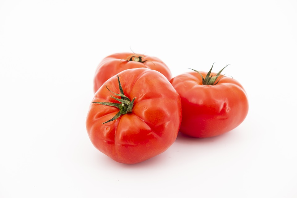 tomato facemasks for dark circles