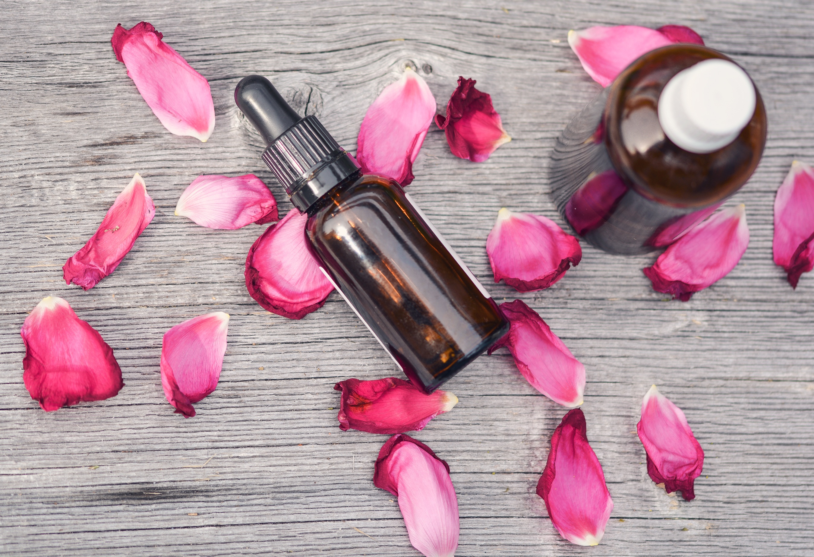 rose essential oil for acne