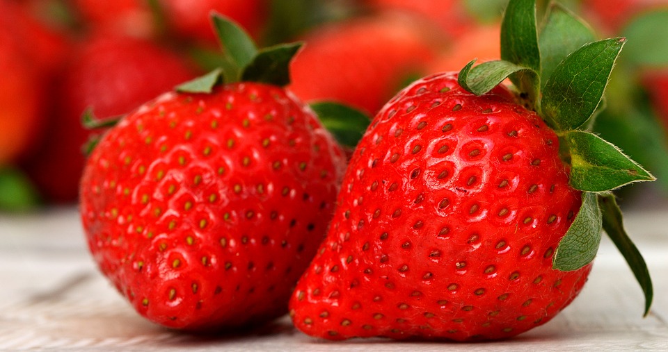 strawberry and honey face mask