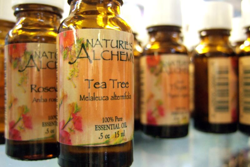 tea tree essential oil for acne