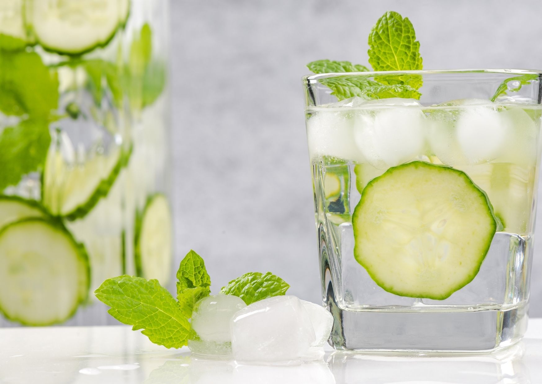 detox water with lemon cucumber mint